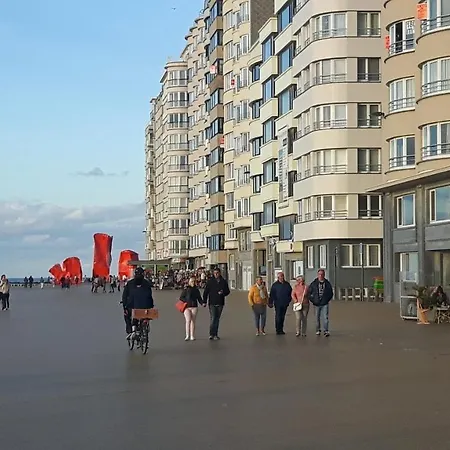 Frontaal Gelijkvloers Seaview 80m² 2 Slp Остенде