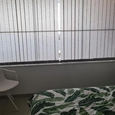 Апартаменты Frontaal Gelijkvloers Seaview 80m² 2 Slp Остенде