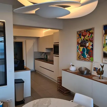 Frontaal Gelijkvloers Seaview 80m² 2 Slp Остенде
