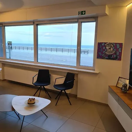 Апартаменты Frontaal Gelijkvloers Seaview 80m² 2 Slp Остенде