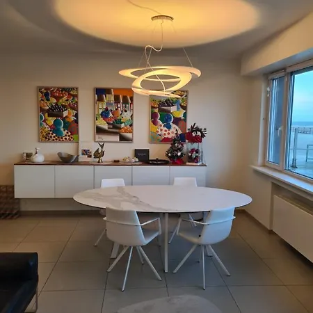 Апартаменты Frontaal Gelijkvloers Seaview 80m² 2 Slp Остенде