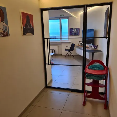 Frontaal Gelijkvloers Seaview 80m² 2 Slp Апартаменты *