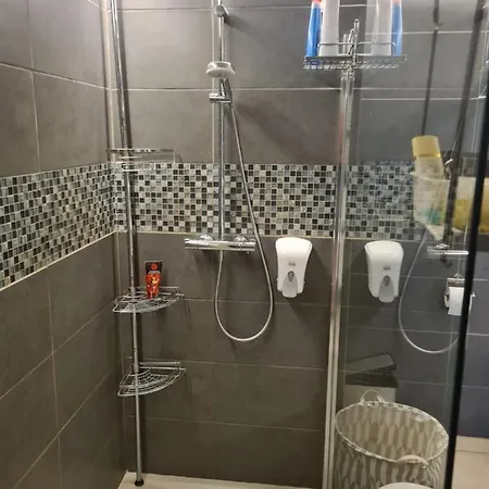 Апартаменты Frontaal Gelijkvloers Seaview 80m² 2 Slp Остенде