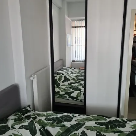 Апартаменты Frontaal Gelijkvloers Seaview 80m² 2 Slp Остенде